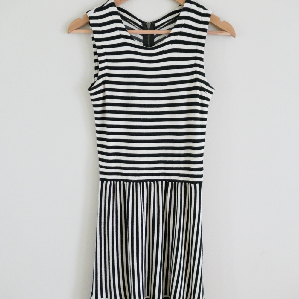Madewell Duet Dress - Striped Black Cream - Sz XS - Picture 3 of 5